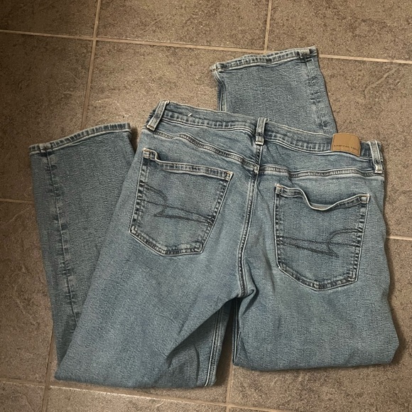 American Eagle Medium Wash Mom Jeans - Picture 2 of 3